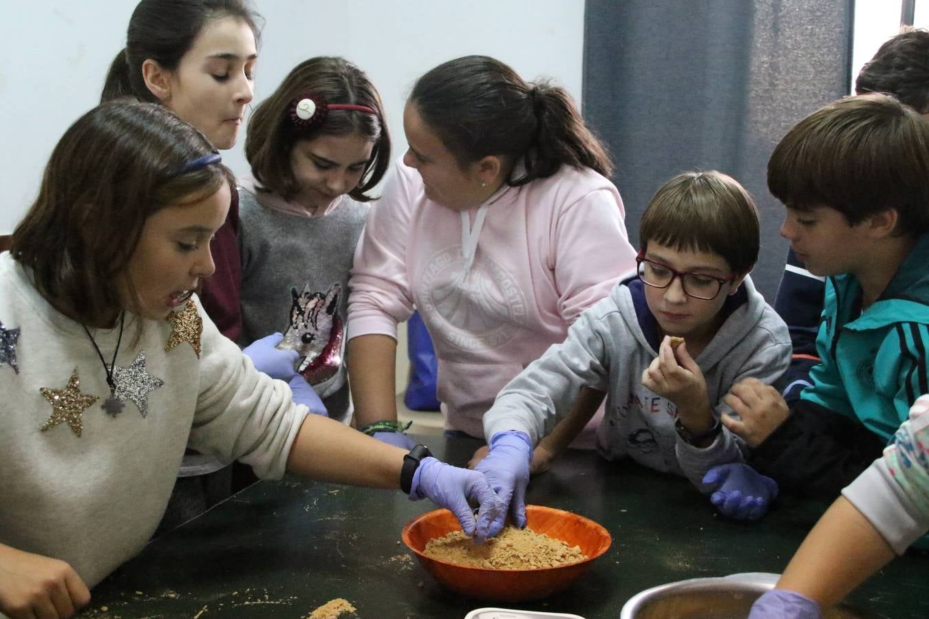 Fotos: Cáritas Parroquial celebra la tercera edición de su 'Tapa Solidaria'