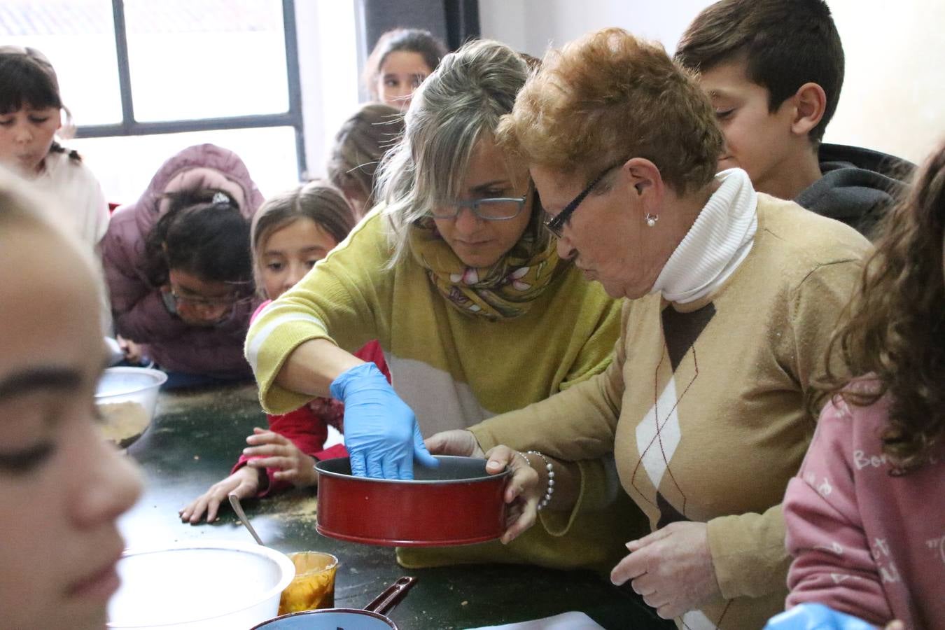 Fotos: Cáritas Parroquial celebra la tercera edición de su 'Tapa Solidaria'