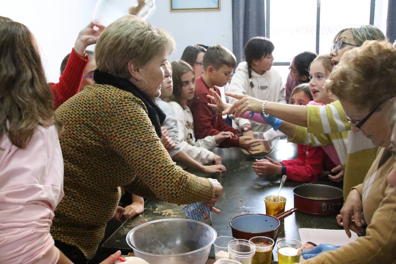 Fotos: Cáritas Parroquial celebra la tercera edición de su 'Tapa Solidaria'