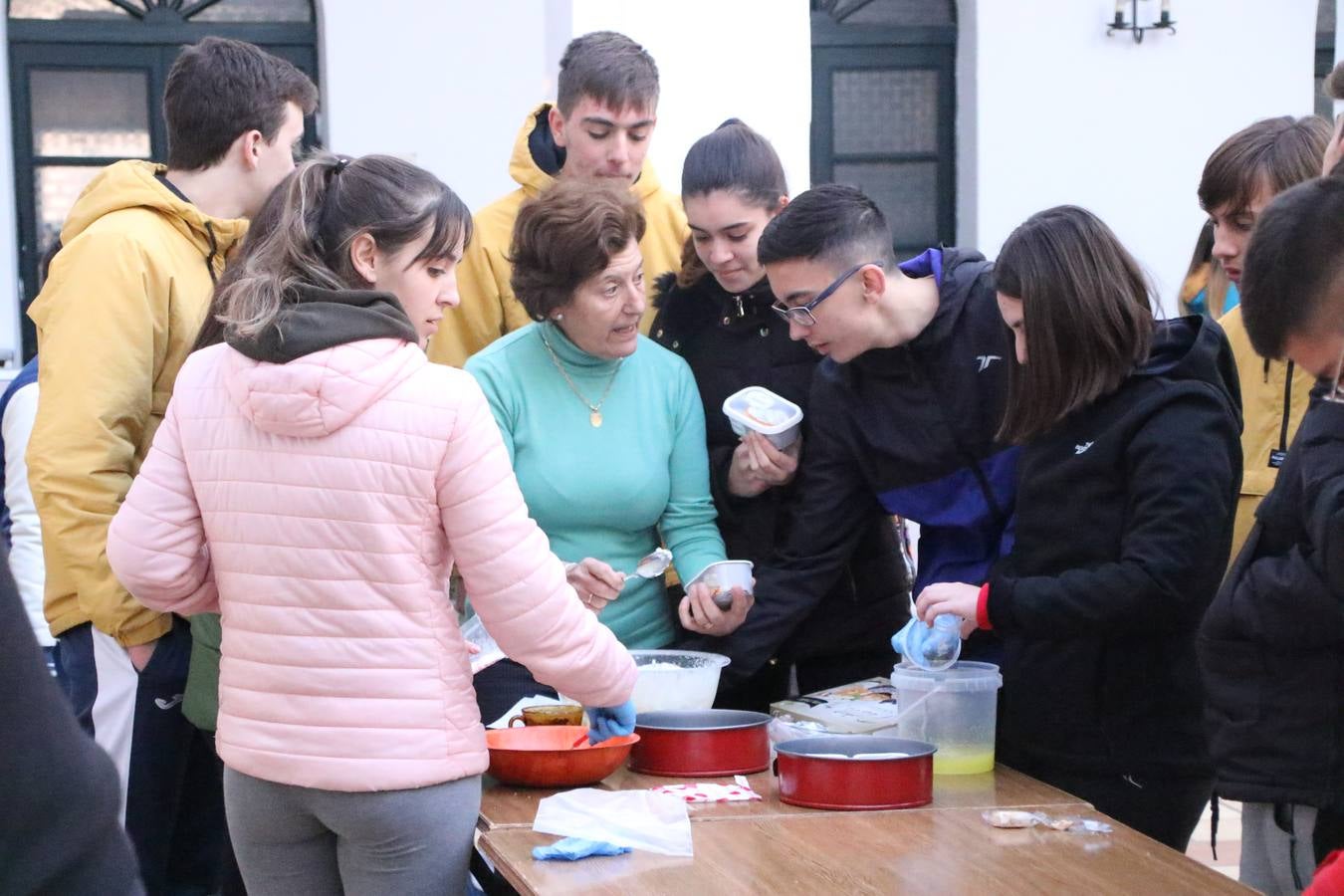 Fotos: Cáritas Parroquial celebra la tercera edición de su 'Tapa Solidaria'