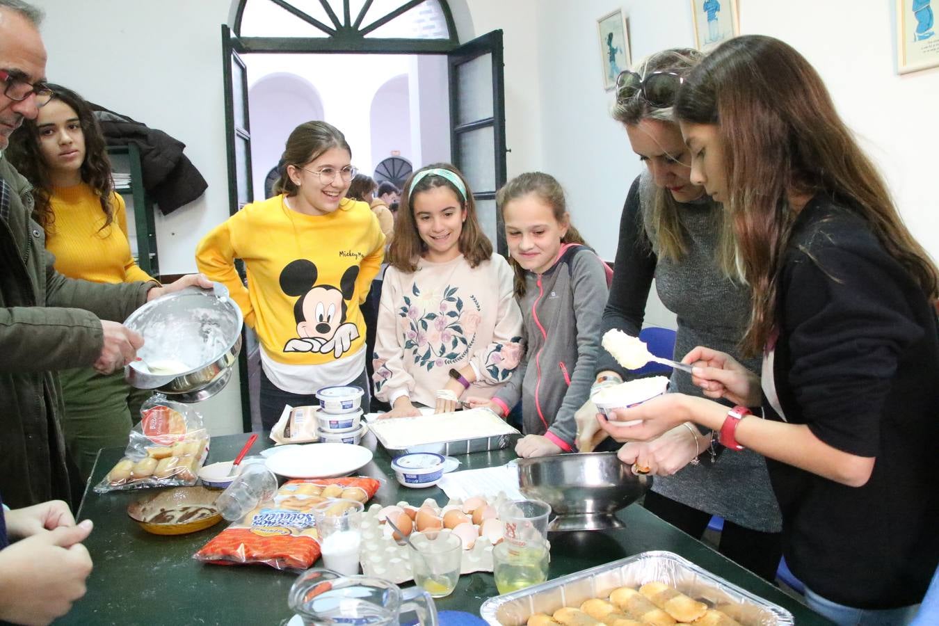 Fotos: Cáritas Parroquial celebra la tercera edición de su 'Tapa Solidaria'