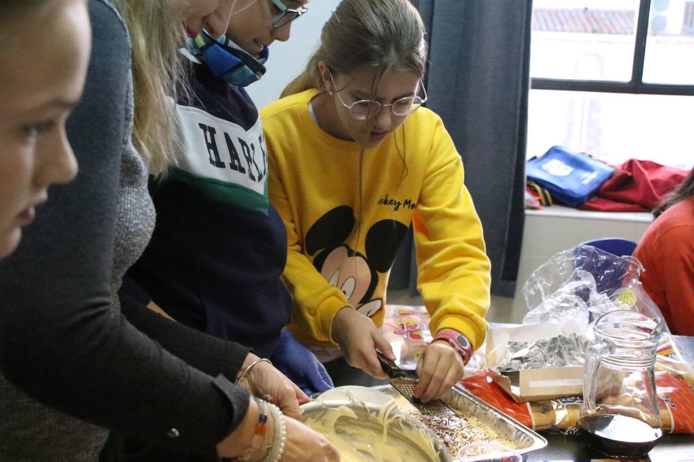 Fotos: Cáritas Parroquial celebra la tercera edición de su 'Tapa Solidaria'