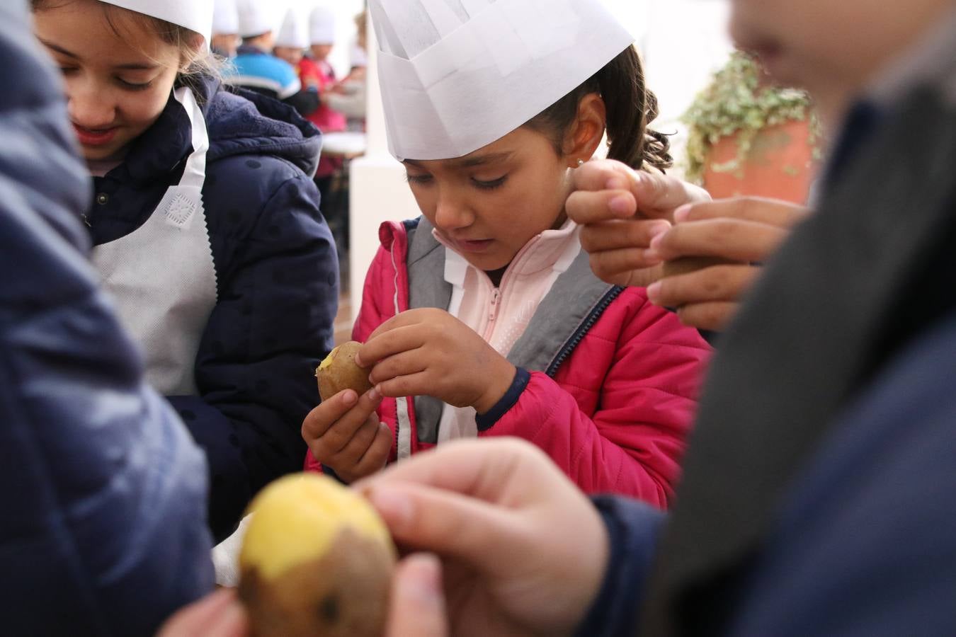 Fotos: Cáritas Parroquial celebra la tercera edición de su 'Tapa Solidaria'