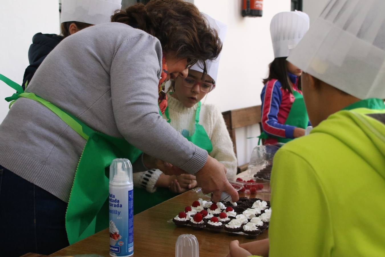 Fotos: Cáritas Parroquial celebra la tercera edición de su 'Tapa Solidaria'