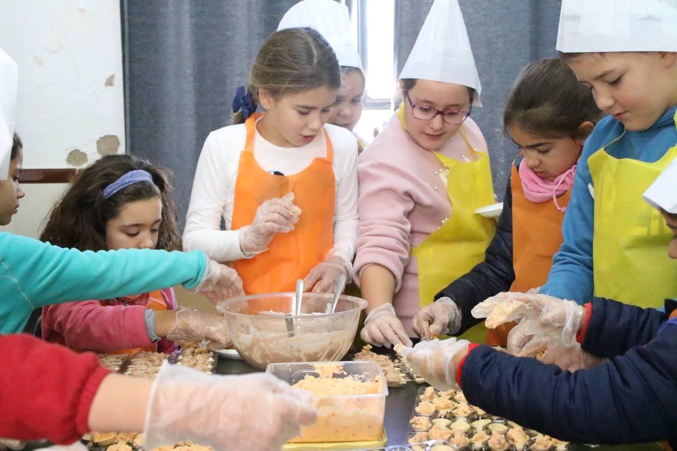 Fotos: Cáritas Parroquial celebra la tercera edición de su 'Tapa Solidaria'