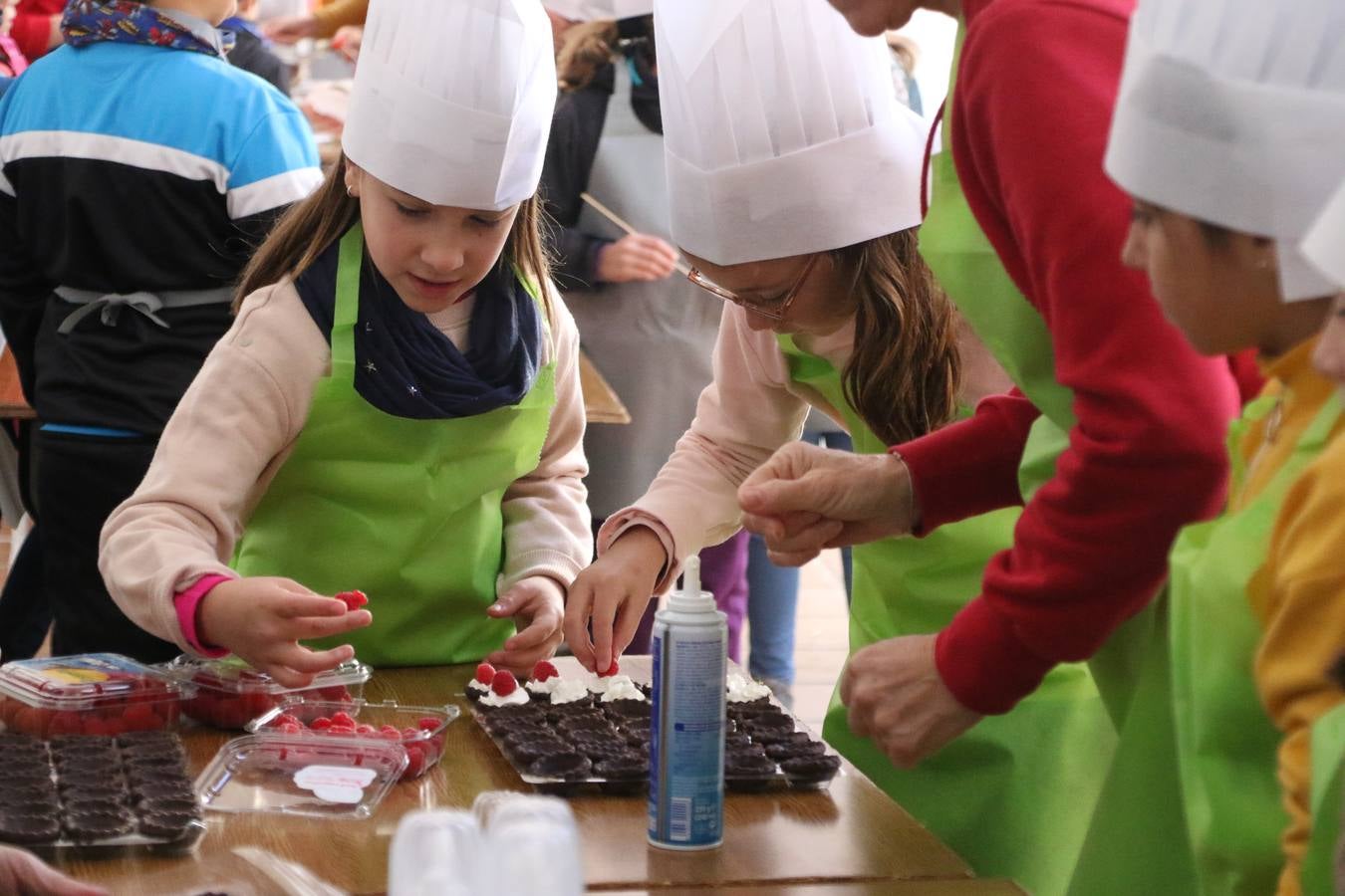 Fotos: Cáritas Parroquial celebra la tercera edición de su 'Tapa Solidaria'