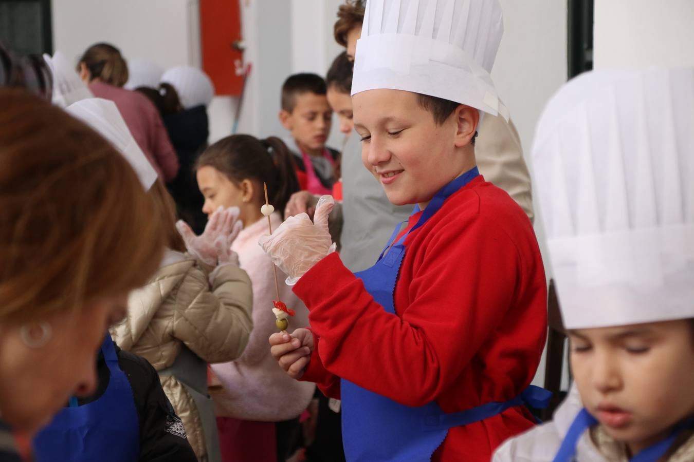 Fotos: Cáritas Parroquial celebra la tercera edición de su 'Tapa Solidaria'
