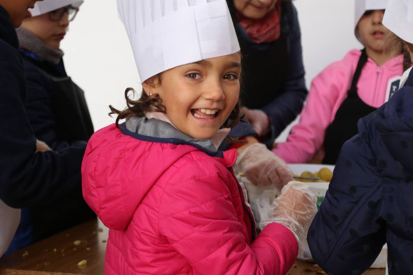 Fotos: Cáritas Parroquial celebra la tercera edición de su 'Tapa Solidaria'