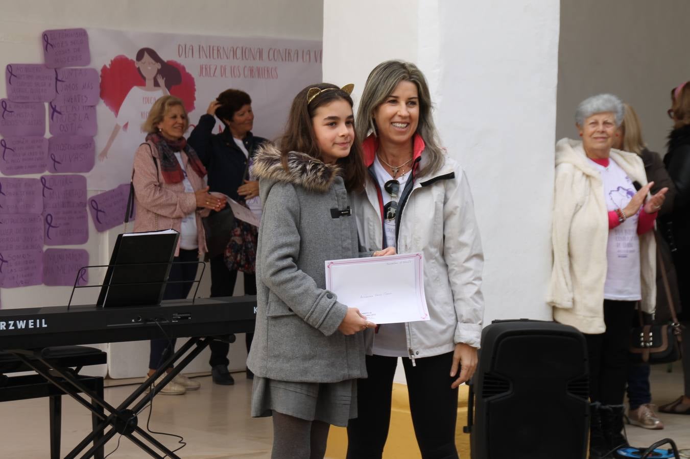 Lectura de un manifiesto a cargo de Plena Inclusión Jerez en el patio del Conventual San Agustín.