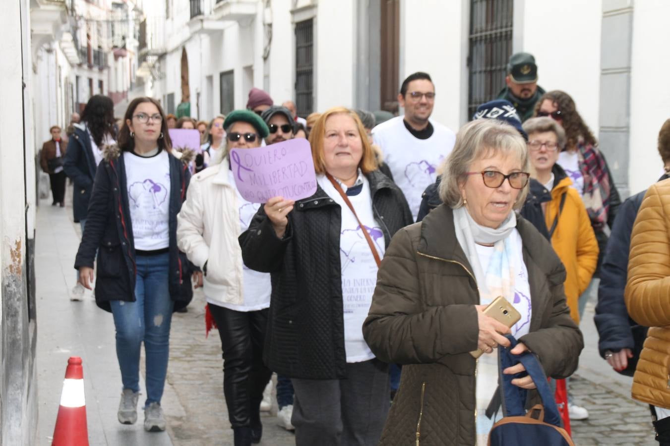 Lectura de un manifiesto a cargo de Plena Inclusión Jerez en el patio del Conventual San Agustín.