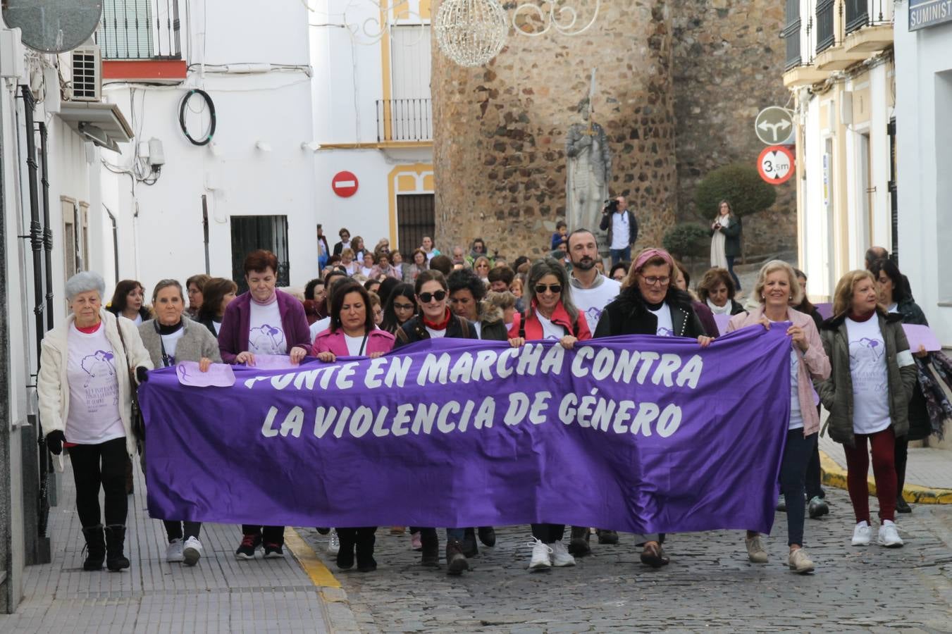 Lectura de un manifiesto a cargo de Plena Inclusión Jerez en el patio del Conventual San Agustín.