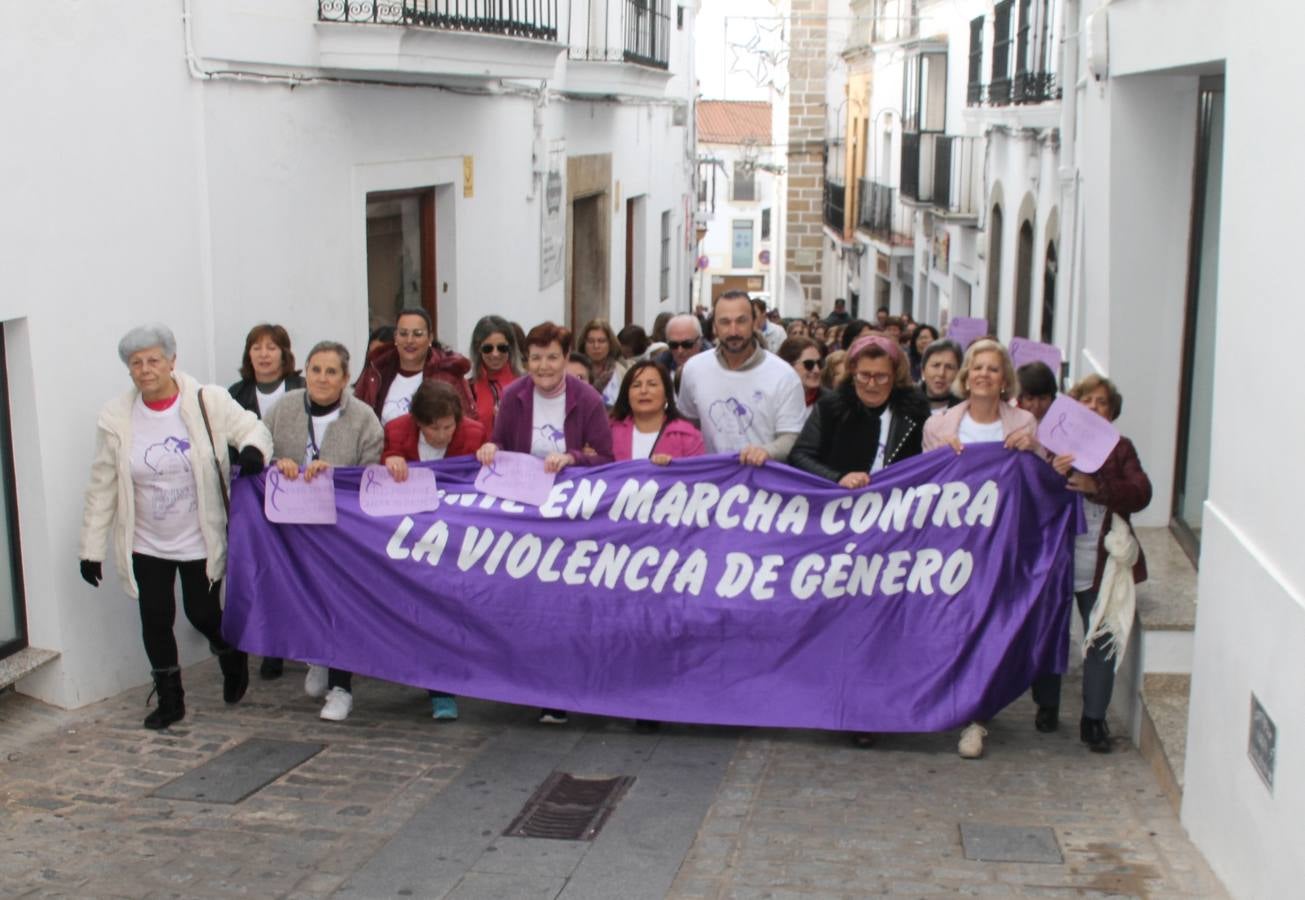 Lectura de un manifiesto a cargo de Plena Inclusión Jerez en el patio del Conventual San Agustín.