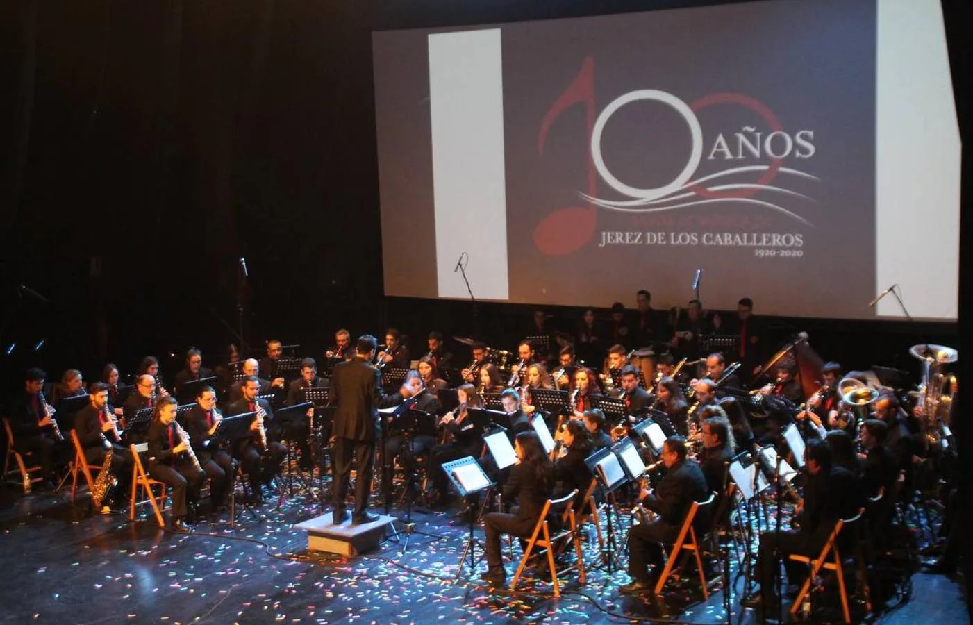 Los alumnos más pequeños de la Escuela de Música en su estreno en el Conciertazo.