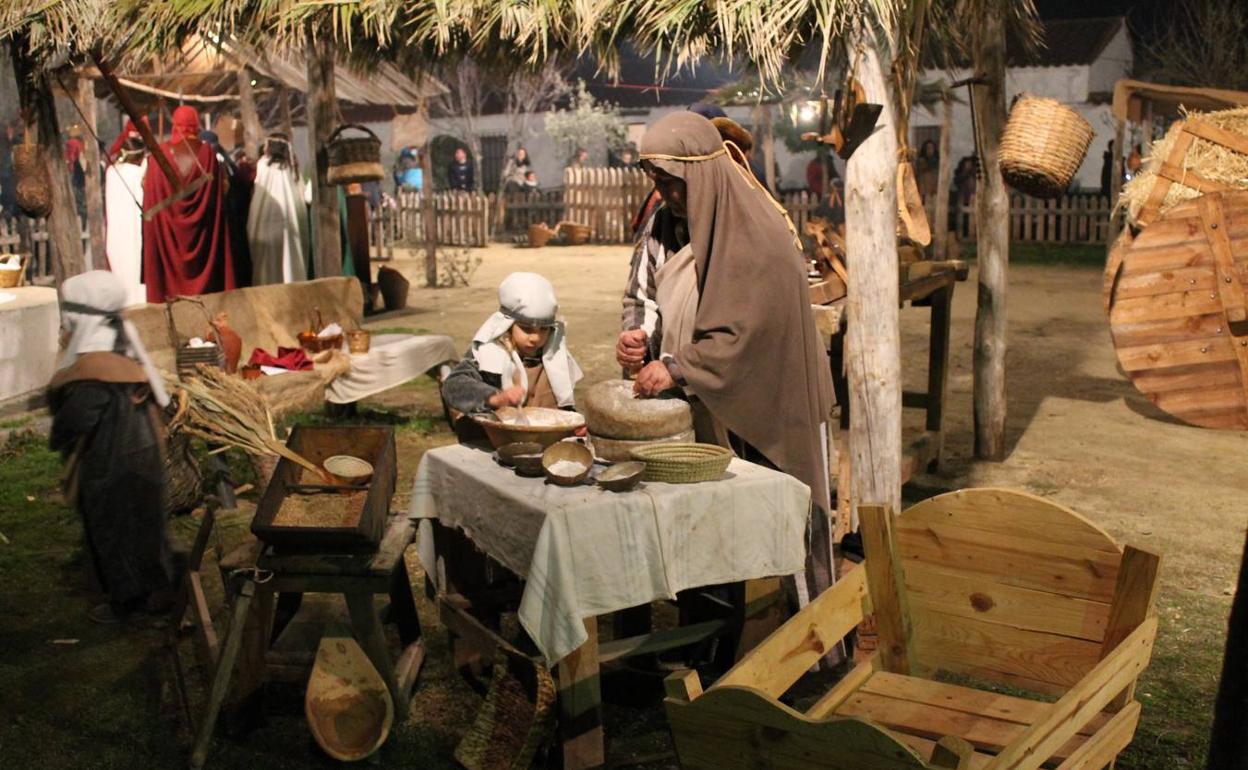 El Belen viviente de La Bazana está lleno de útiles y objetos representativos de la vida rural de antaño.