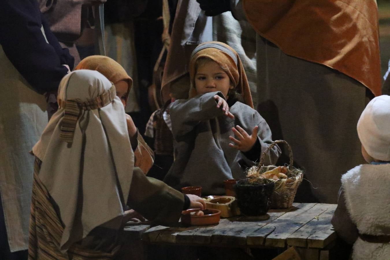 Más de 200 personajes dan vida a este Belén pleno de realismo y tradición.