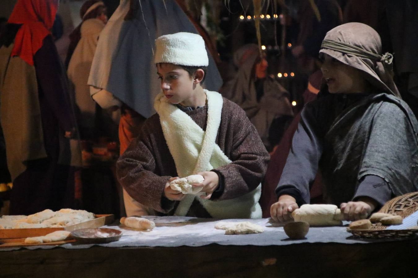 Más de 200 personajes dan vida a este Belén pleno de realismo y tradición.