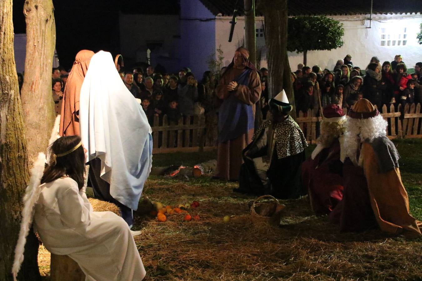 Más de 200 personajes dan vida a este Belén pleno de realismo y tradición.