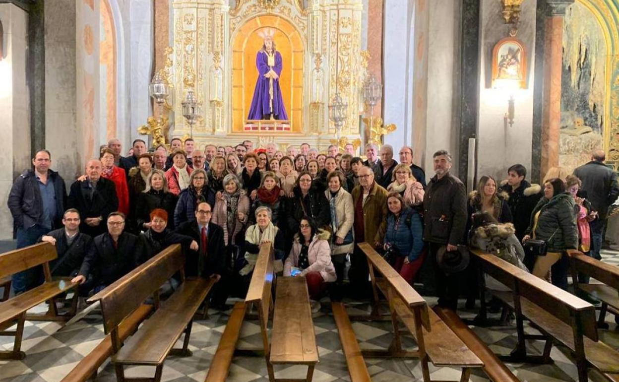 Cofrades jerezanos compartiendo experiencias en torno la Semana Santa de Granada.