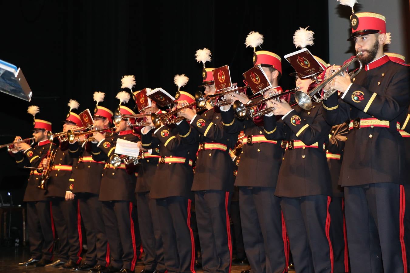La Agrupación Musical 'Maestro Sousa' interpretando una de las Marchas de su repertorio para esta Semana Santa.