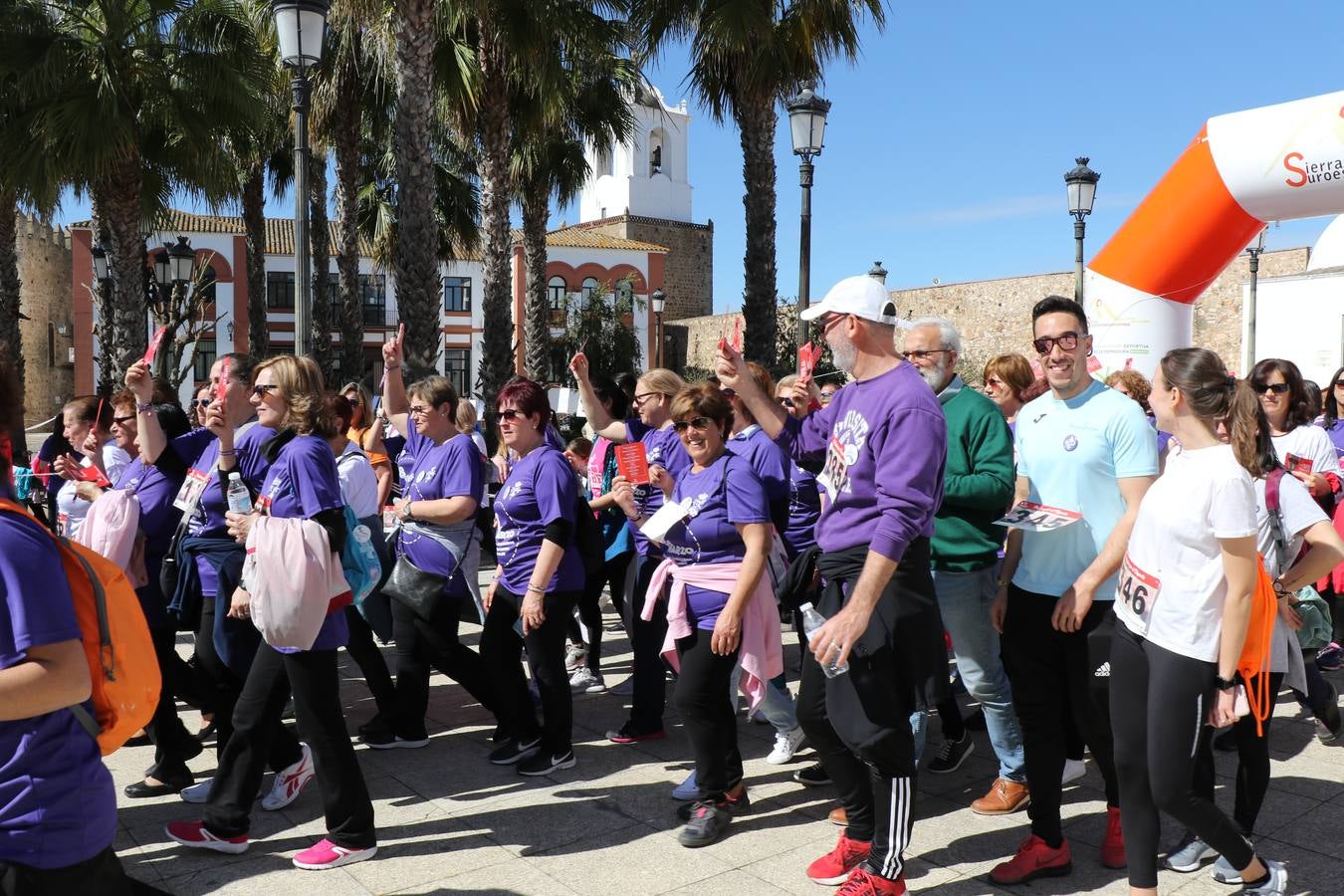 Participantes en la II Carrera de la Mujer.