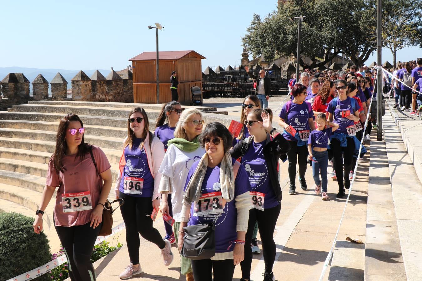 Participantes en la II Carrera de la Mujer.