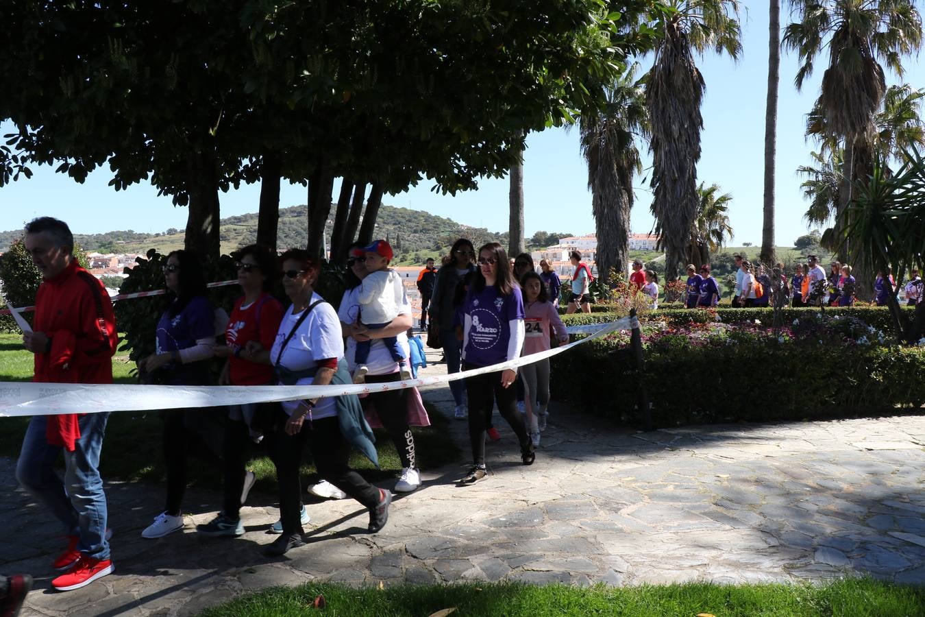 Participantes en la II Carrera de la Mujer.