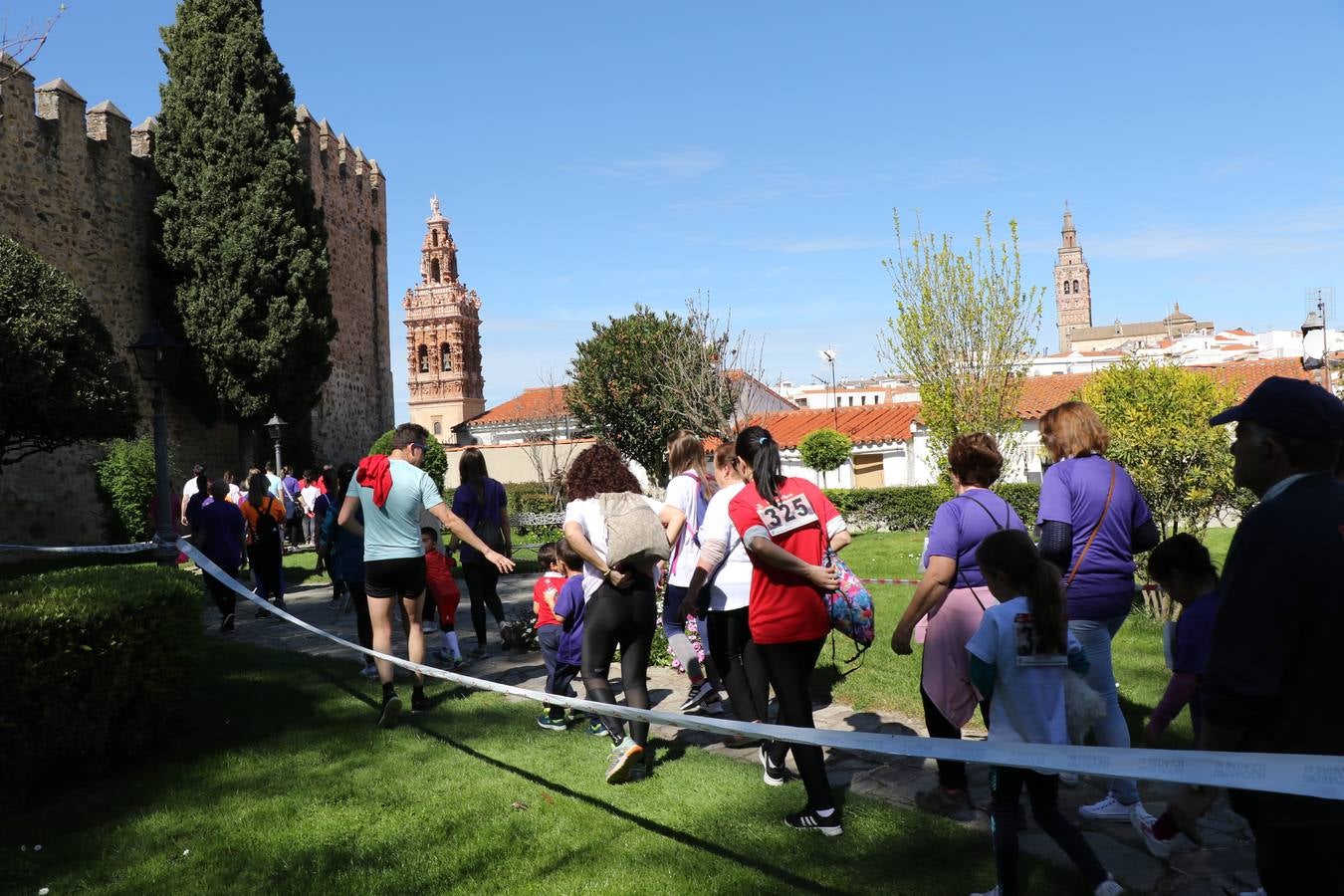 Participantes en la II Carrera de la Mujer.