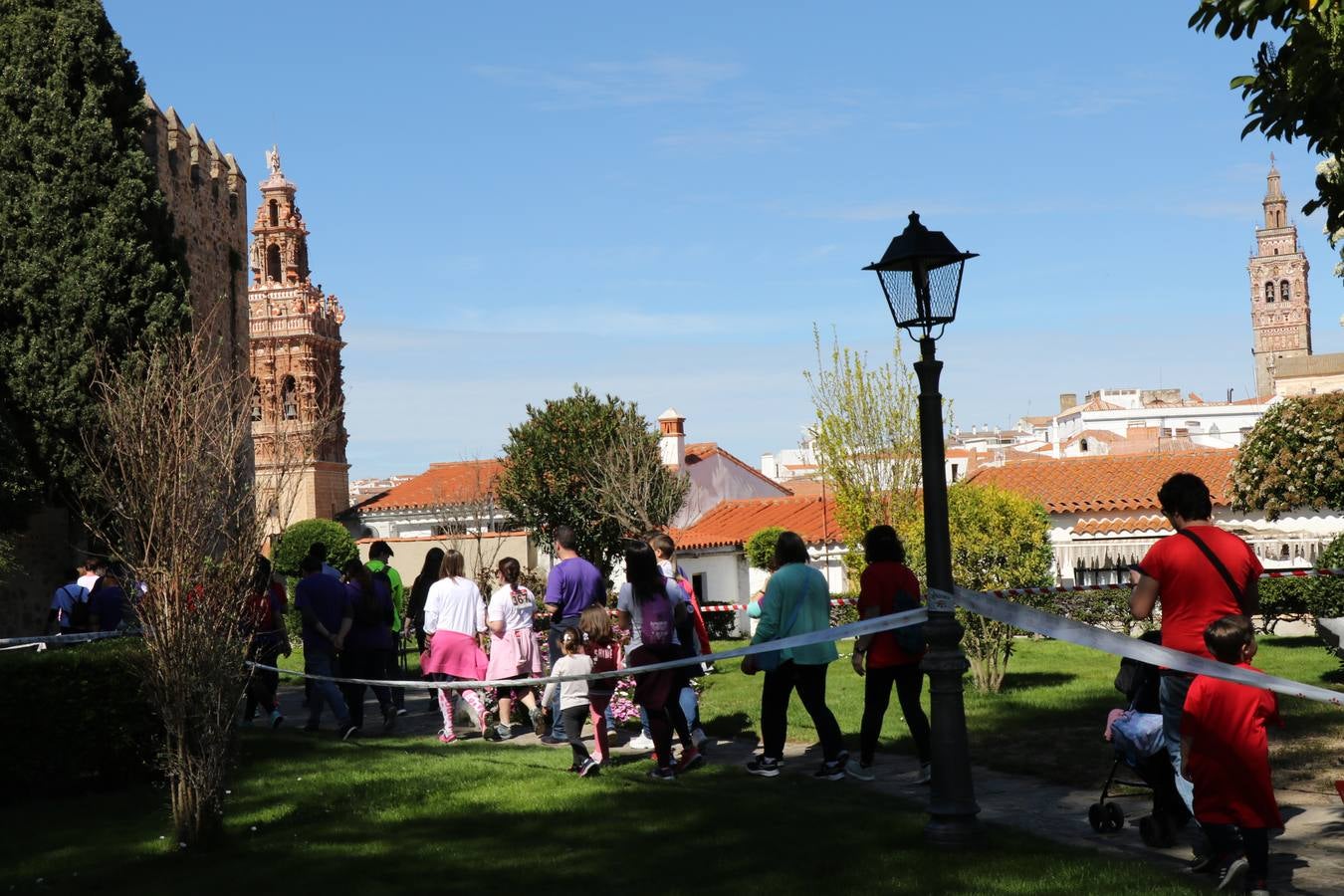 Participantes en la II Carrera de la Mujer.