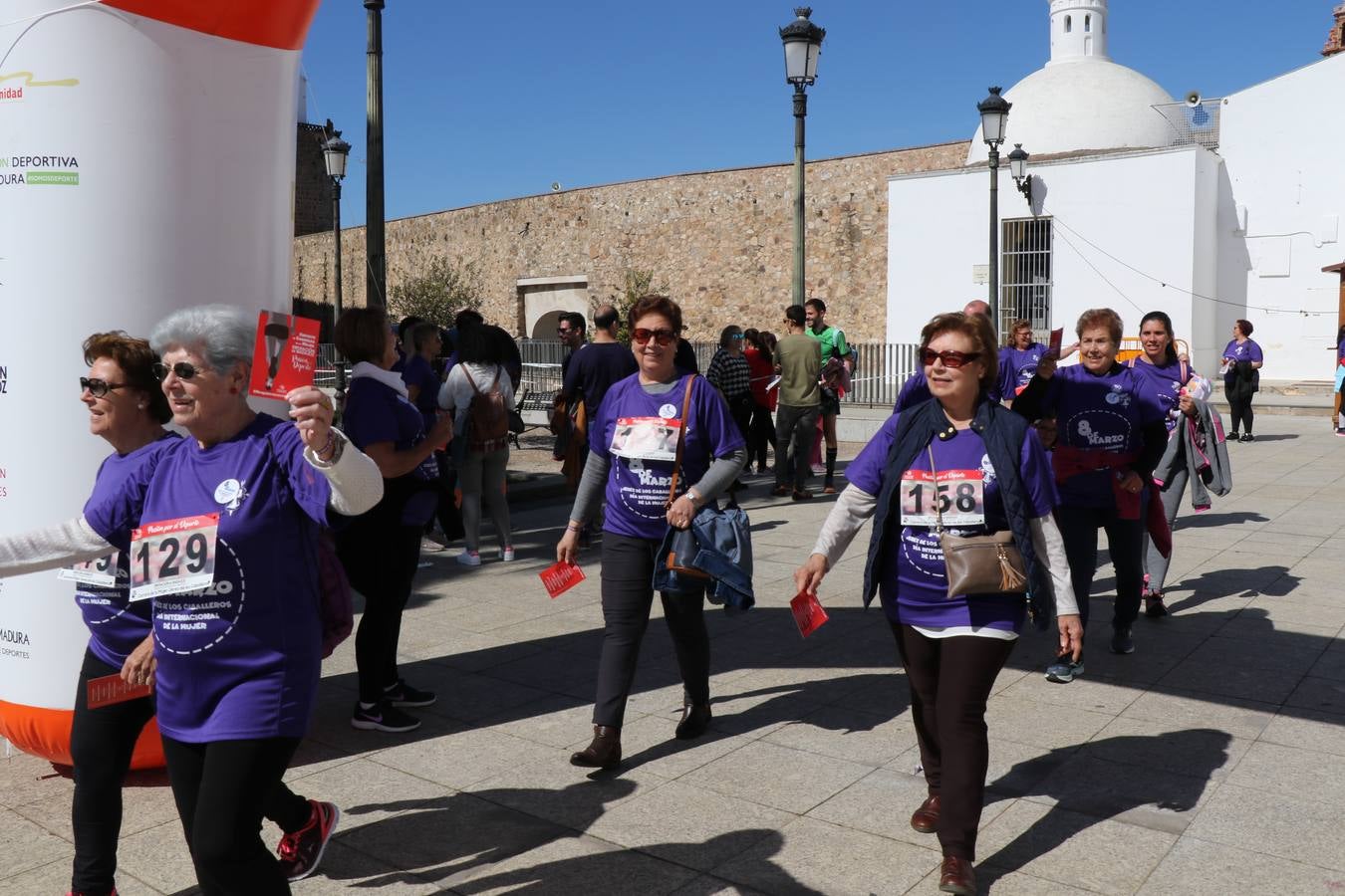 Participantes en la II Carrera de la Mujer.