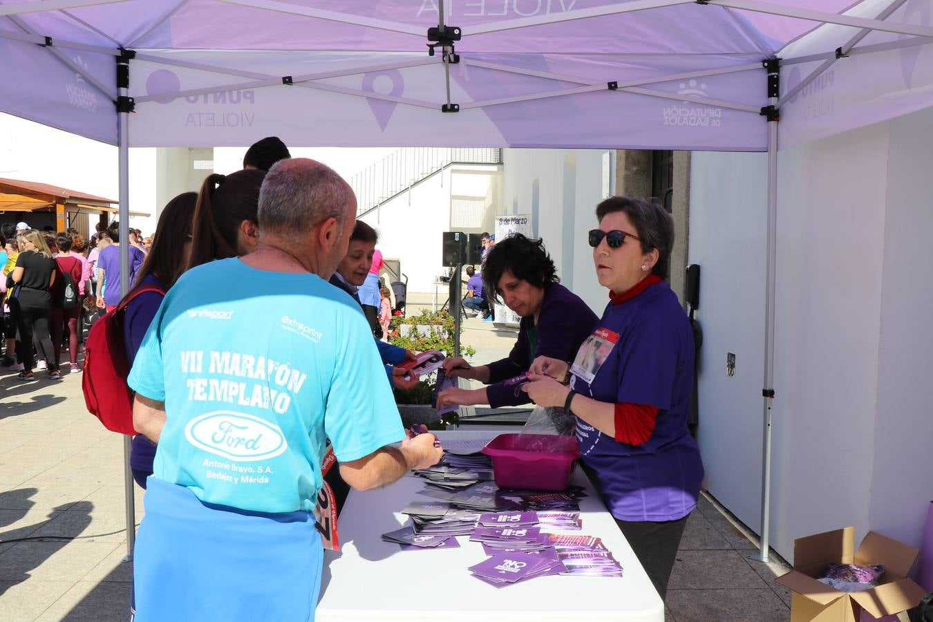 Participantes en la II Carrera de la Mujer.