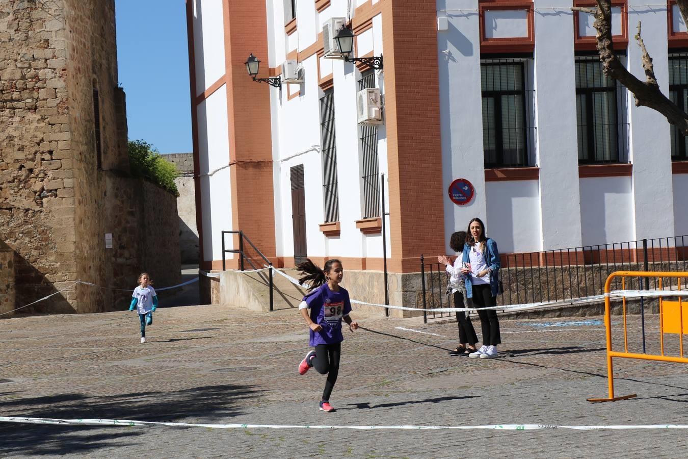 Participantes en la II Carrera de la Mujer.