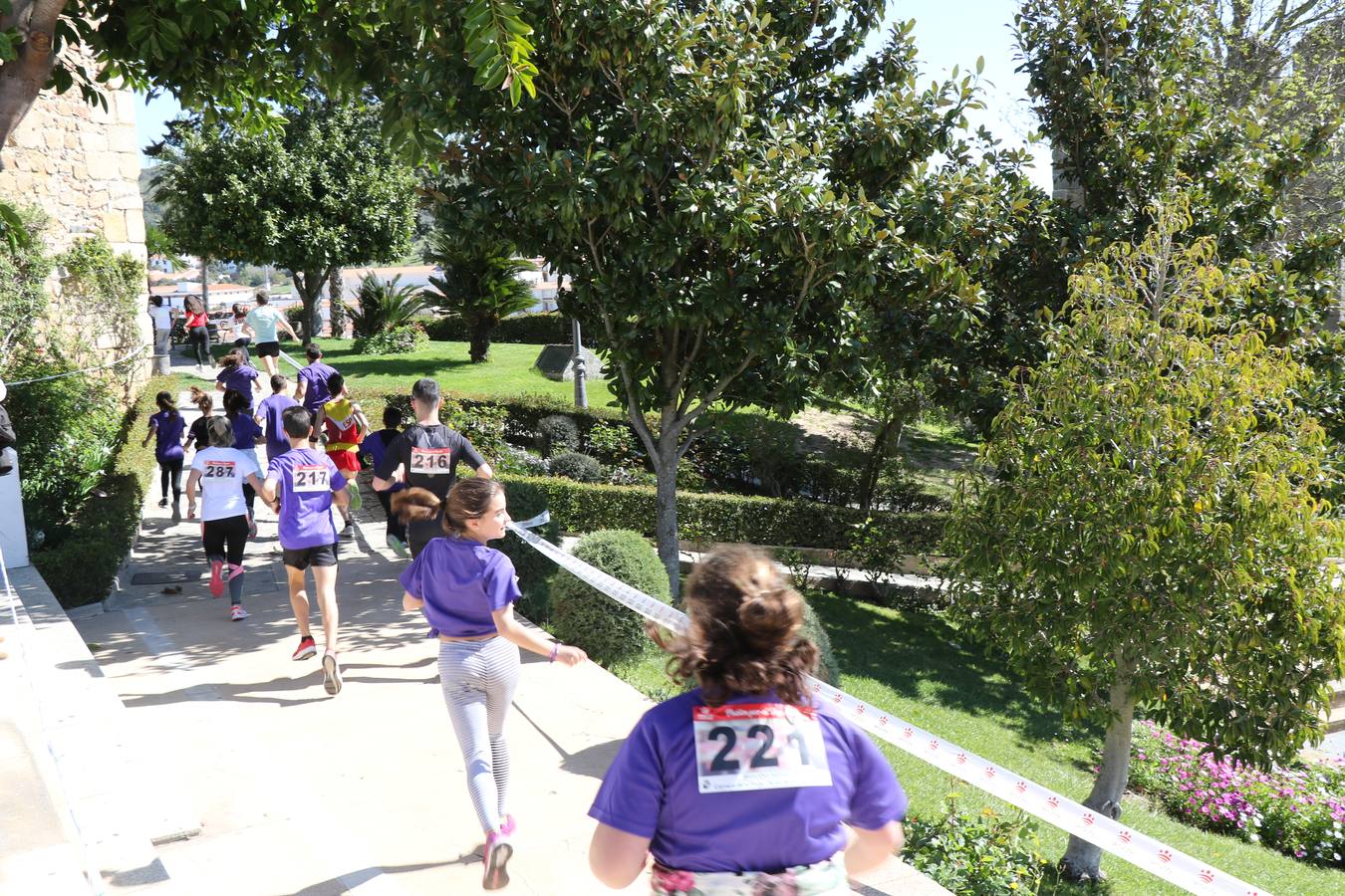 Participantes en la II Carrera de la Mujer.