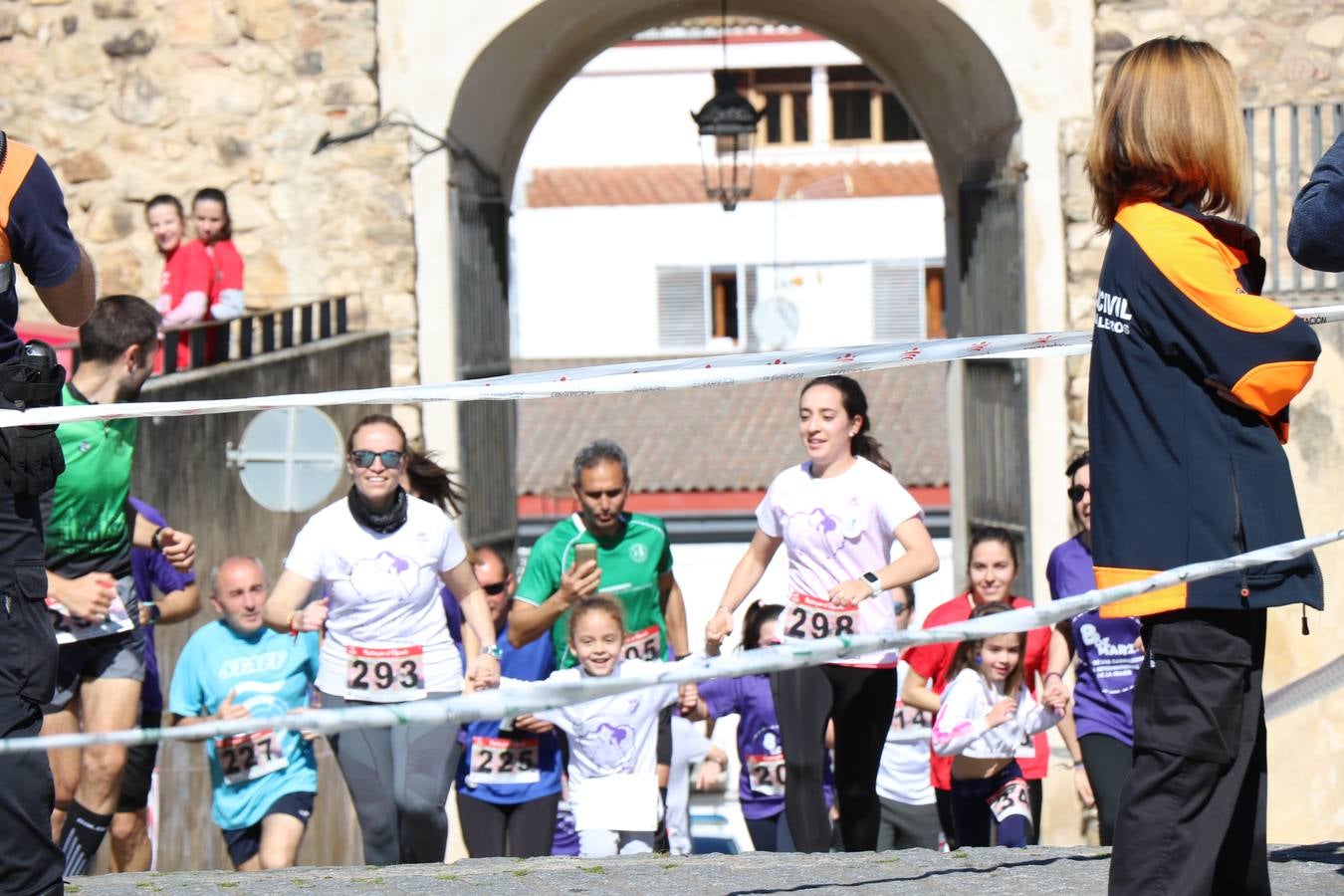 Participantes en la II Carrera de la Mujer.