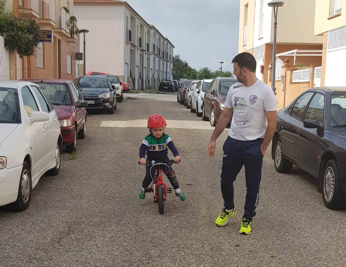 Con juguetes o sin ellos, todos han lucido una sonrisa, contentos por poder salir de casa.