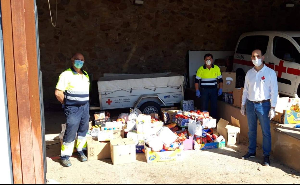 La campaña solidaria de la Mancomunidad Sierra Suroeste aporta 2.241 kilos de productos con destino a Cruz Roja