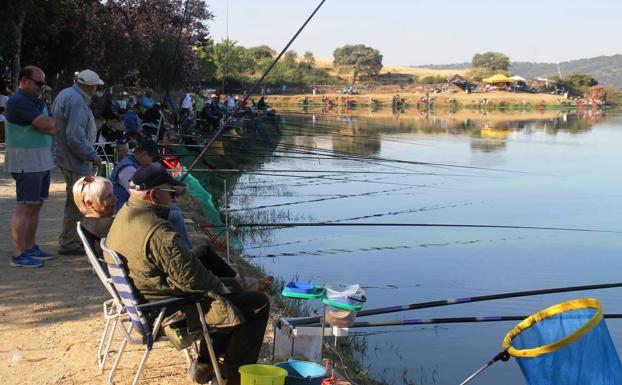 El concurso reúne a pescadores, familiares y curiosos, pero este año su celebración se prevé solo con carácter deportivo. 
