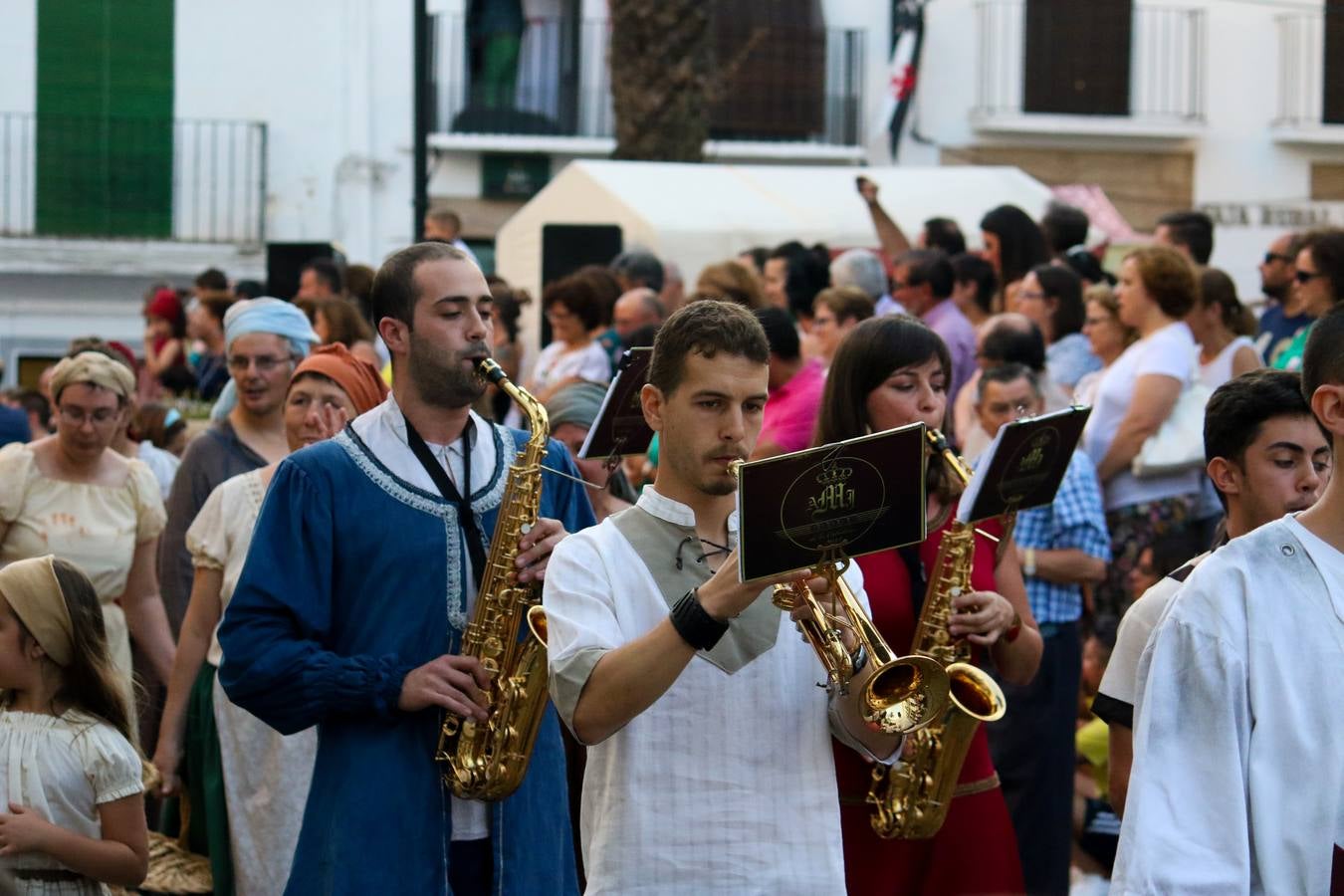 Escena de animación de calle en la fortaleza templaria.