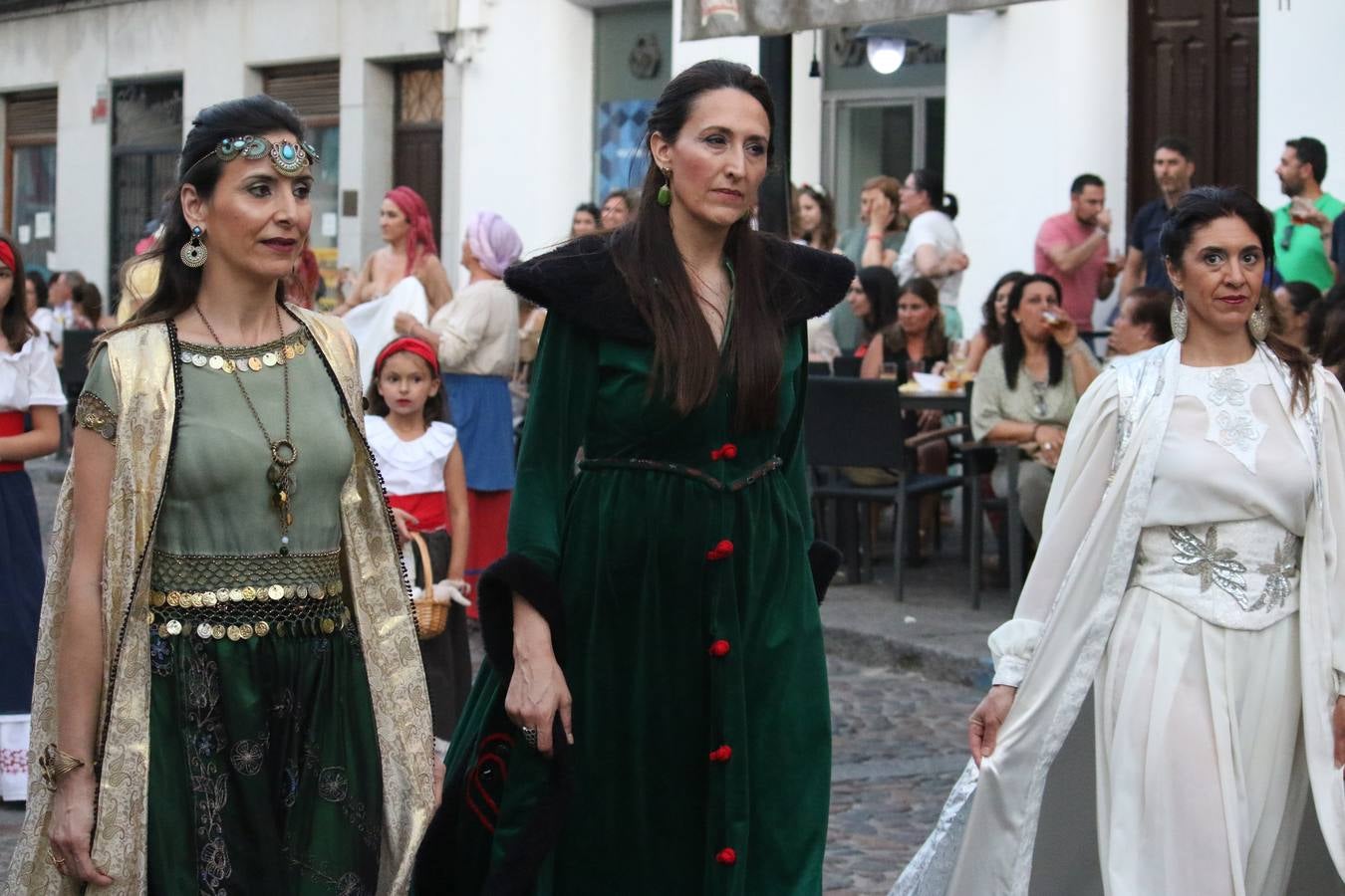 Escena de animación de calle en la fortaleza templaria.