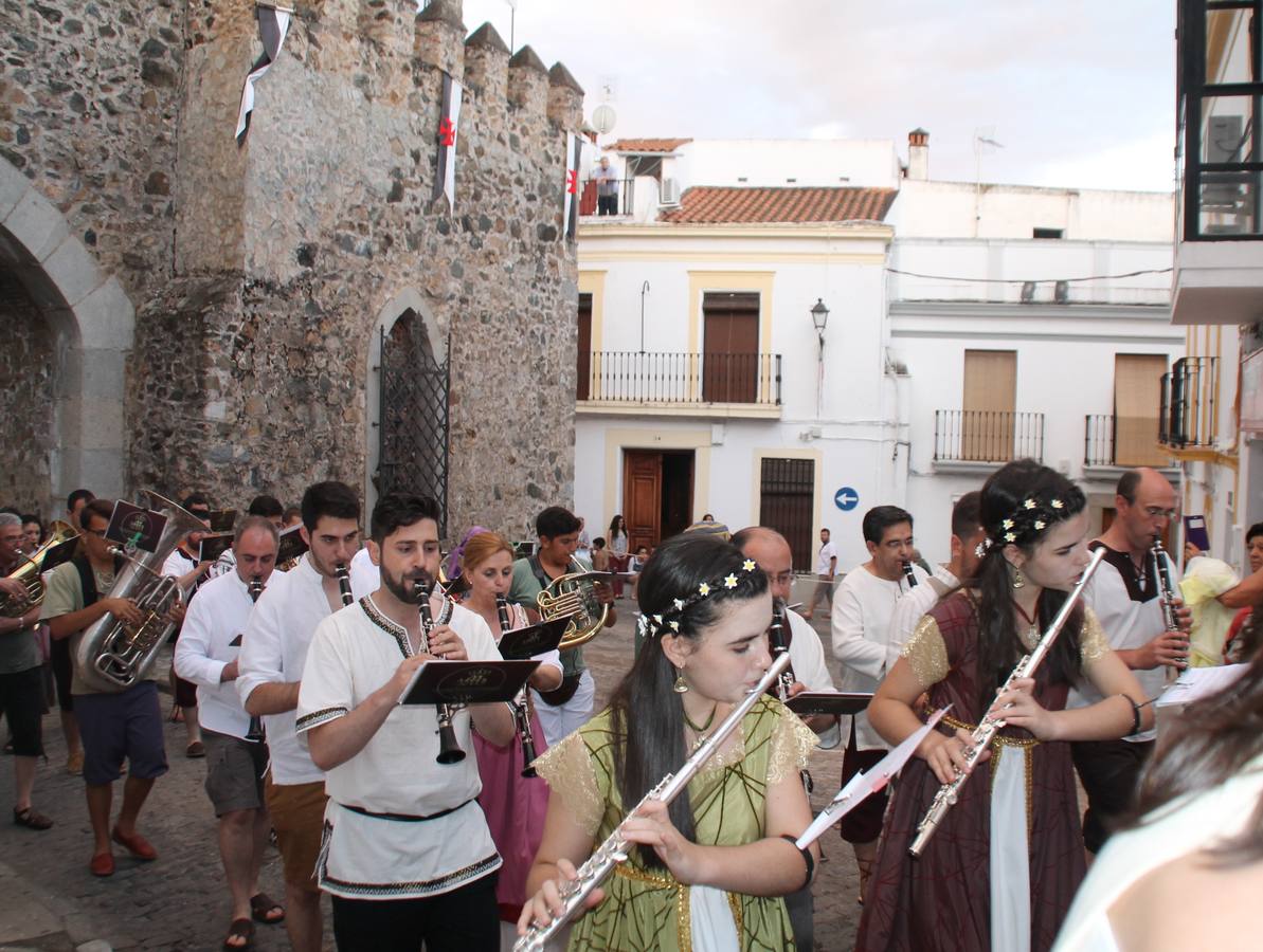 Escena de animación de calle en la fortaleza templaria.