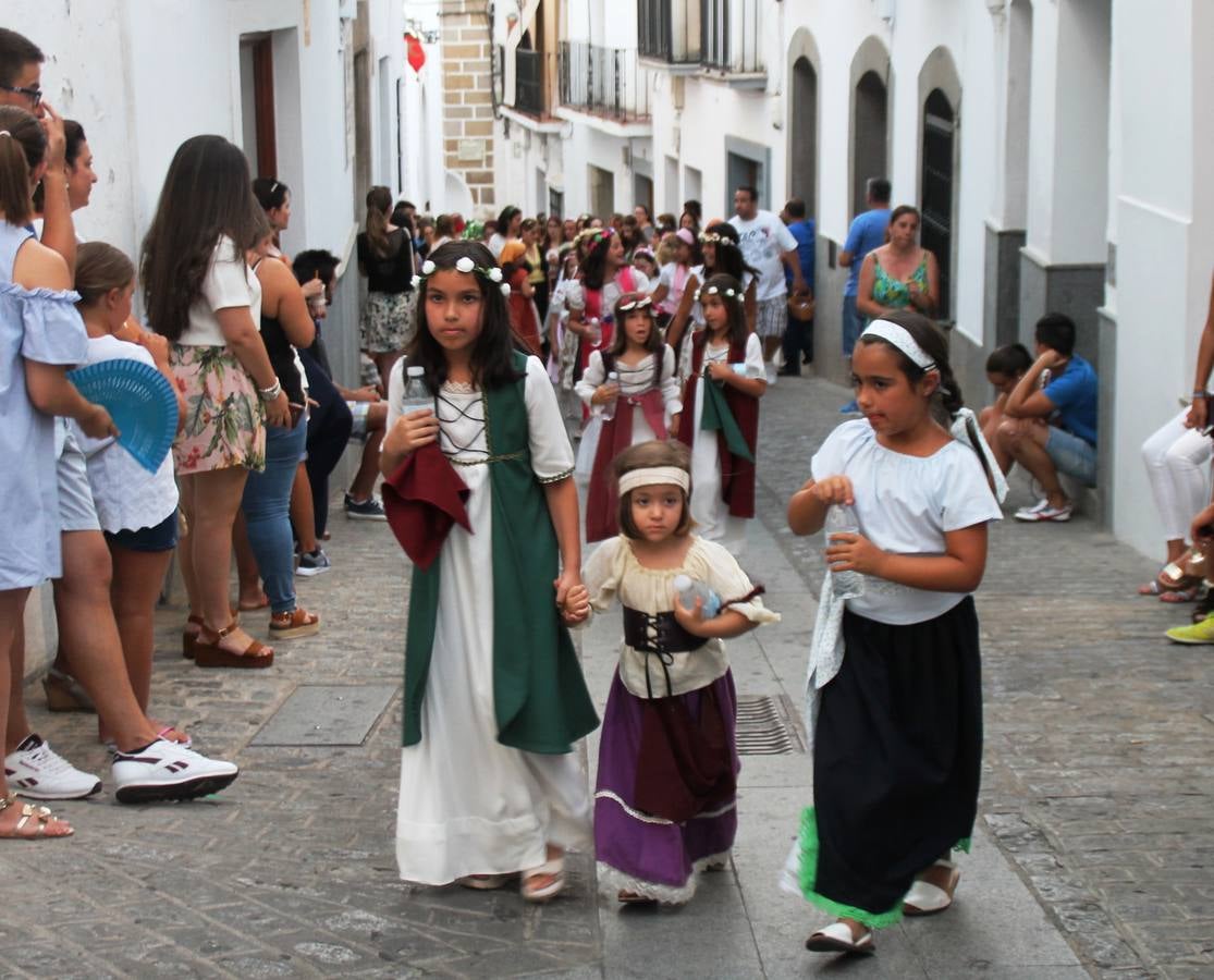Escena de animación de calle en la fortaleza templaria.