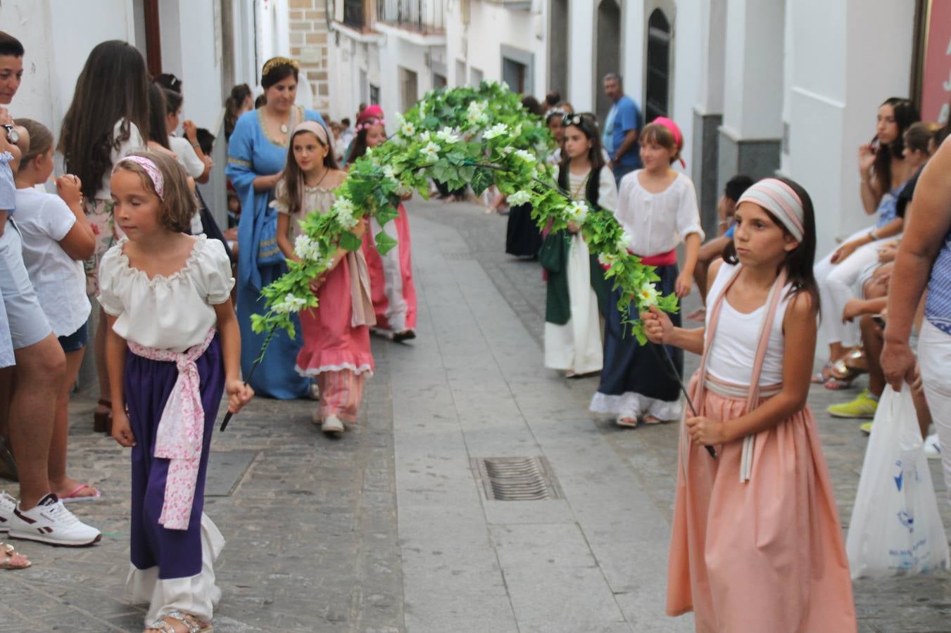 Escena de animación de calle en la fortaleza templaria.