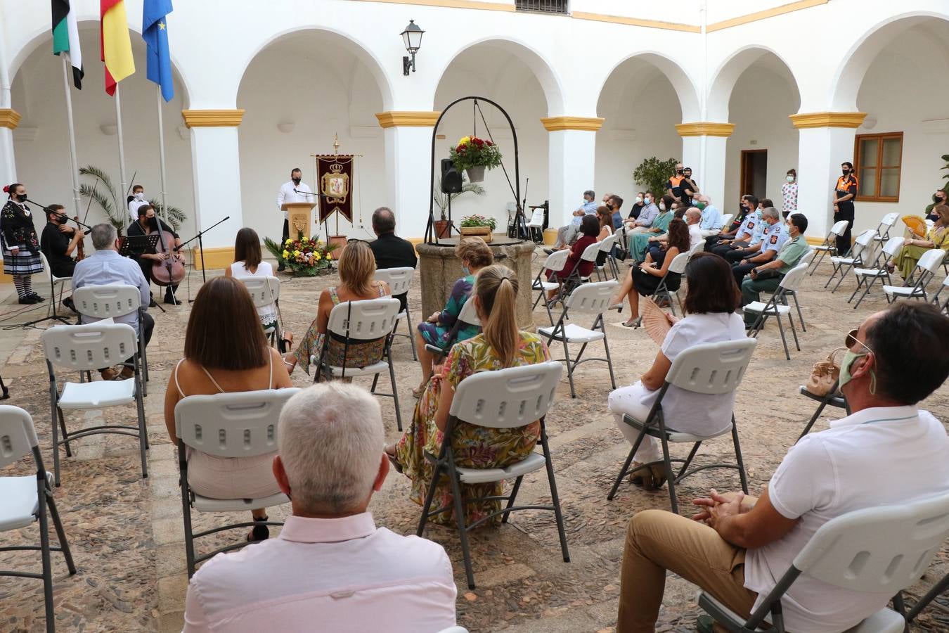 El alcalde de Jerez de los Caballeros, Juan Carlos Santan, durante su discurso.