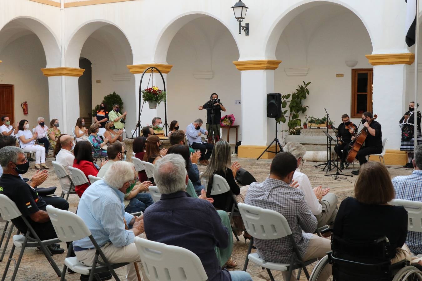 El alcalde de Jerez de los Caballeros, Juan Carlos Santan, durante su discurso.