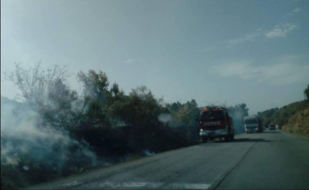 Los Bomberos intervinieron ayer en 4 incendios en distintos puntos del entorno de Jerez