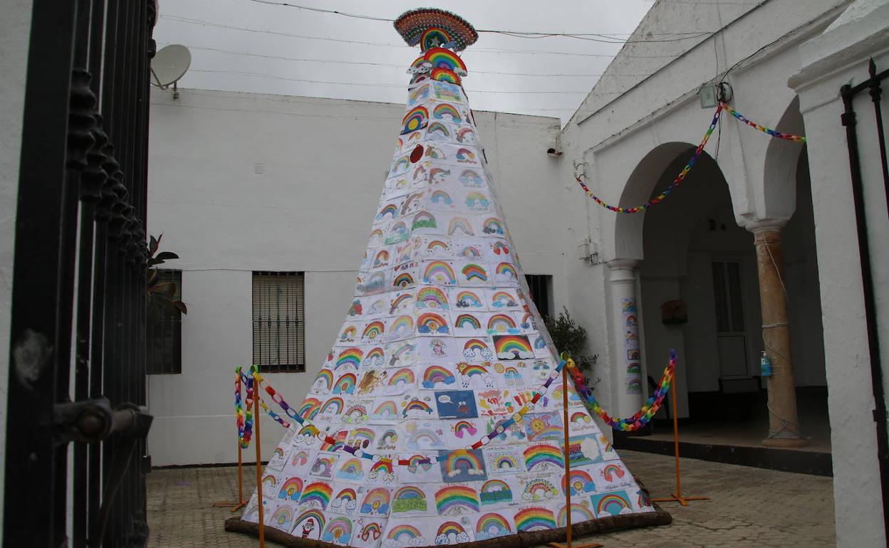Los niños y niñas, protagonistas del árbol de Navidad de 'San Roque'