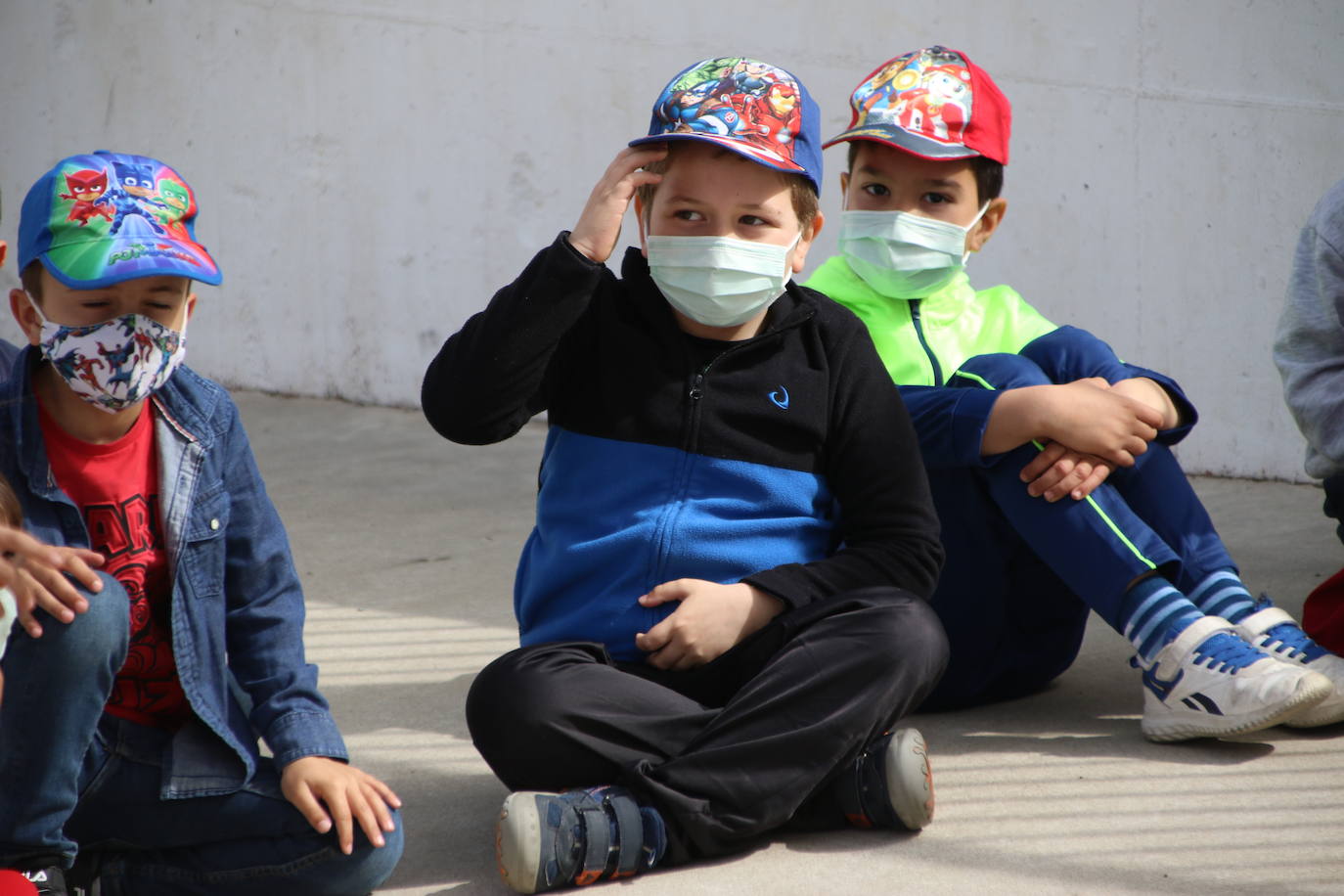 Fotos: Los sones cofrades resuenan con fervor y júbilo en el CEIP &#039;El Rodeo&#039;