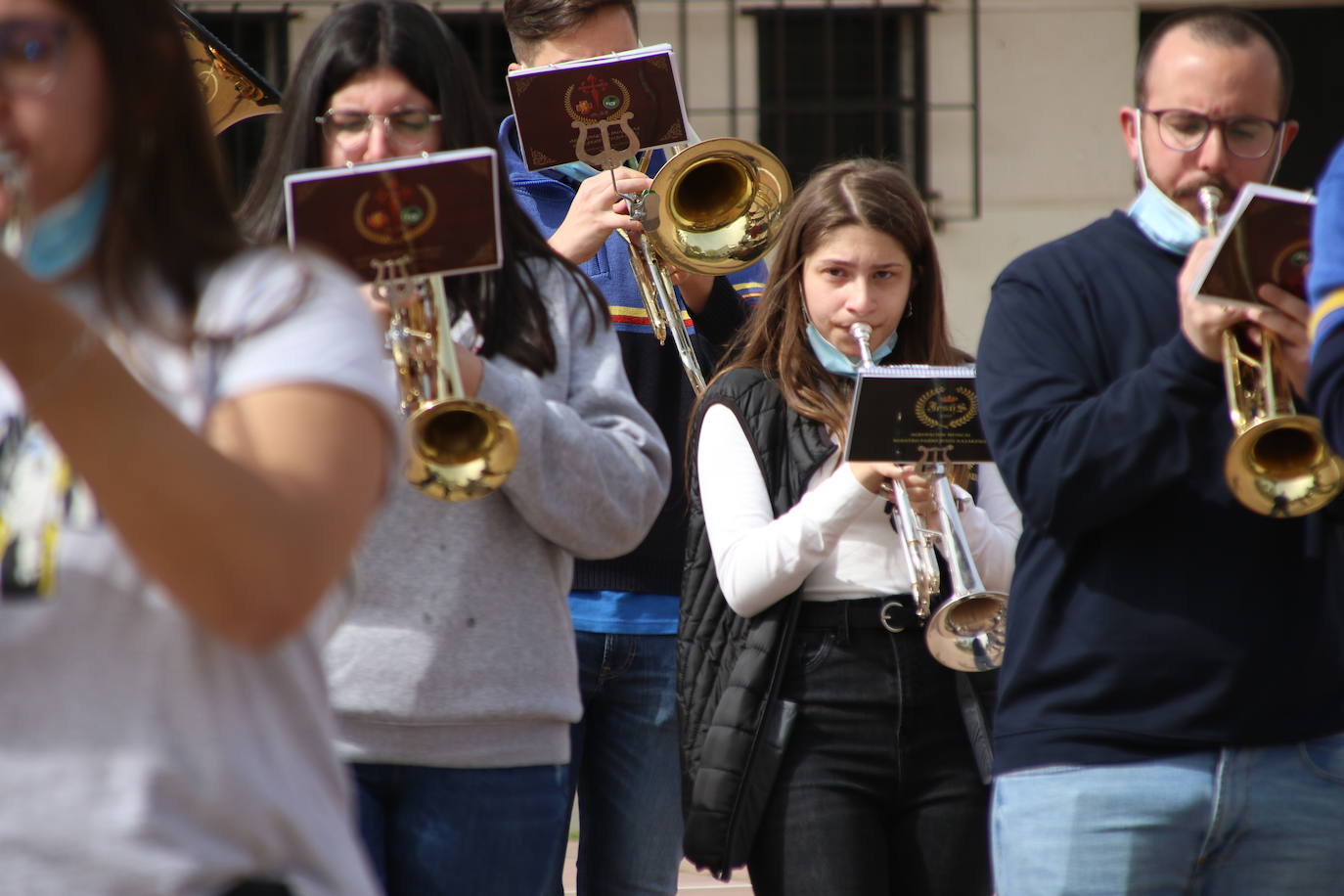 Fotos: Los sones cofrades resuenan con fervor y júbilo en el CEIP &#039;El Rodeo&#039;