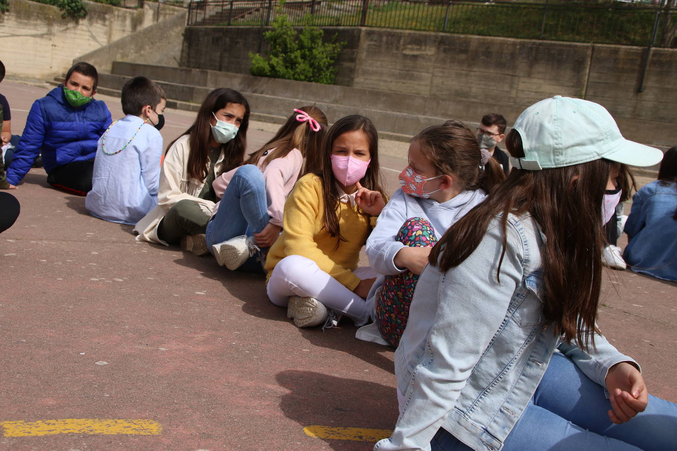 Fotos: Los sones cofrades resuenan con fervor y júbilo en el CEIP &#039;El Rodeo&#039;