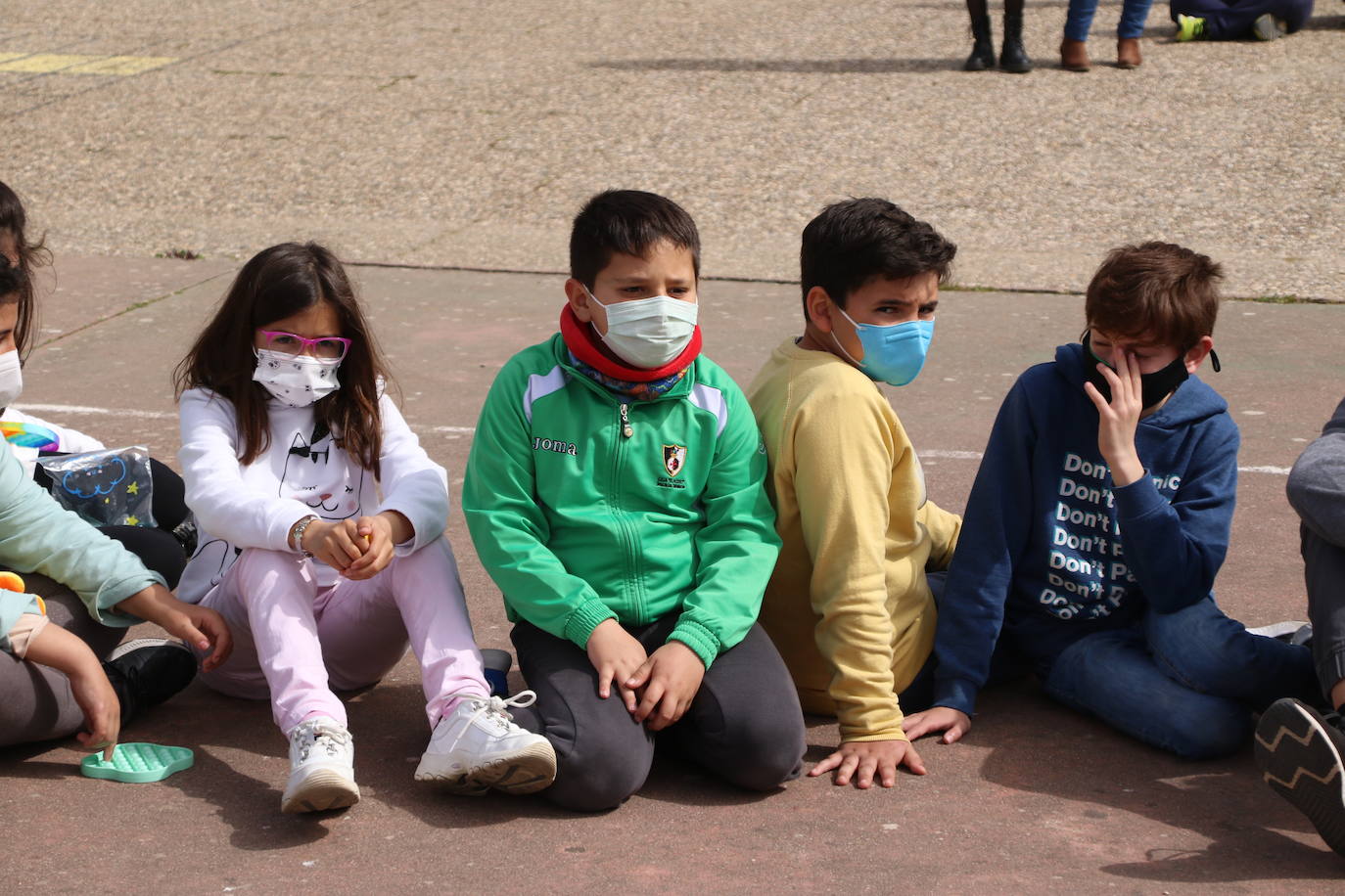 Fotos: Los sones cofrades resuenan con fervor y júbilo en el CEIP &#039;El Rodeo&#039;