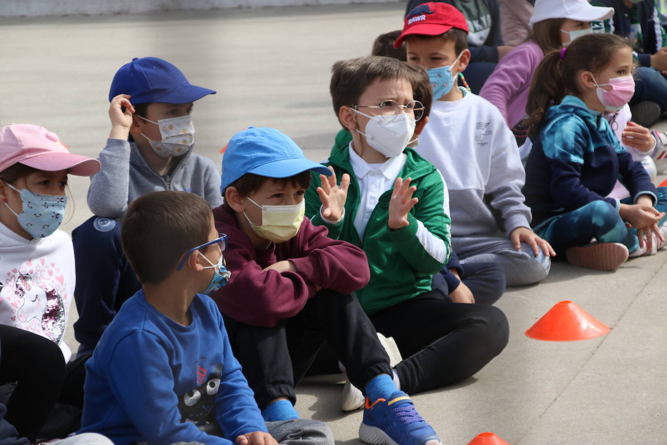 Fotos: Los sones cofrades resuenan con fervor y júbilo en el CEIP &#039;El Rodeo&#039;
